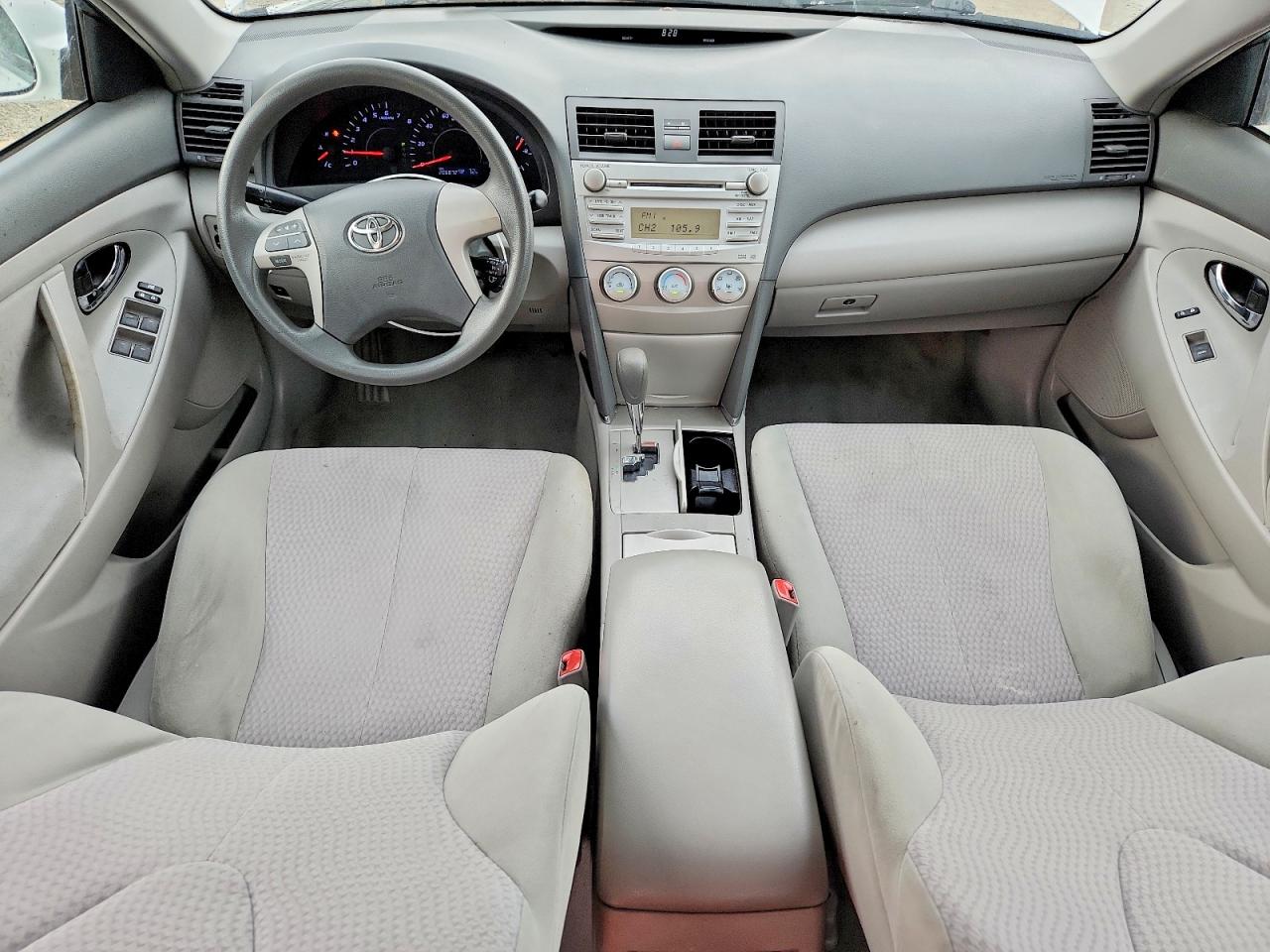 2011 TOYOTA CAMRY LE photo 15