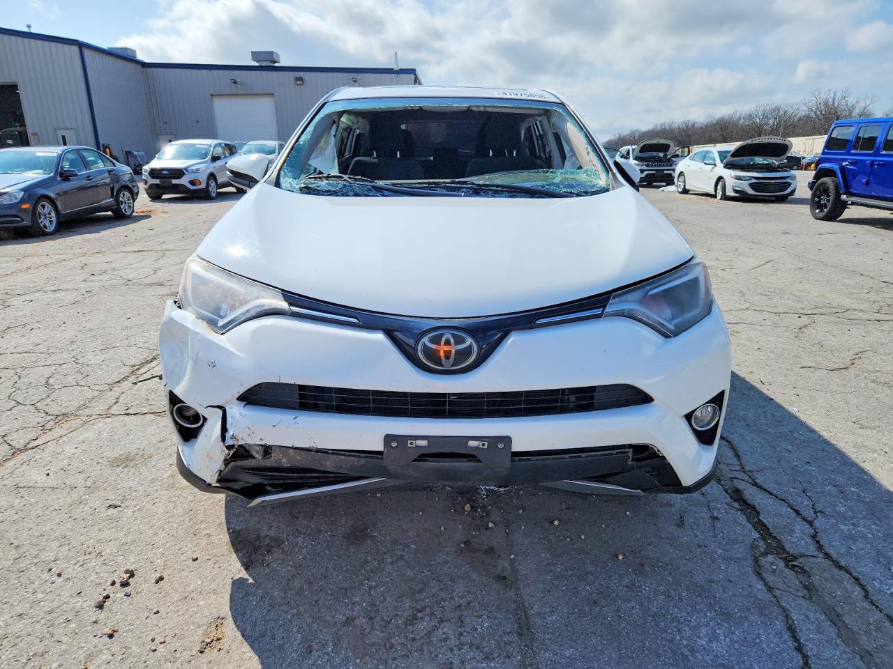 2018 TOYOTA RAV4 XLE photo 9
