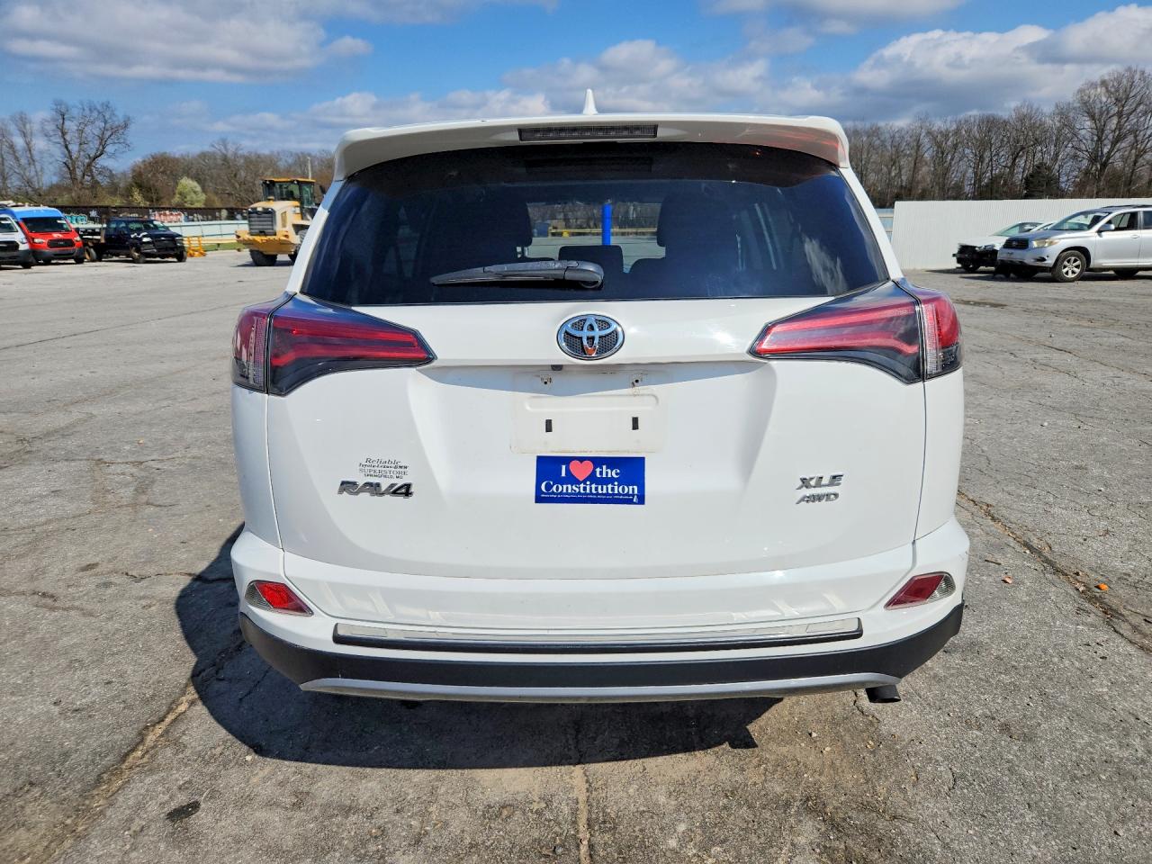2018 TOYOTA RAV4 XLE photo 11