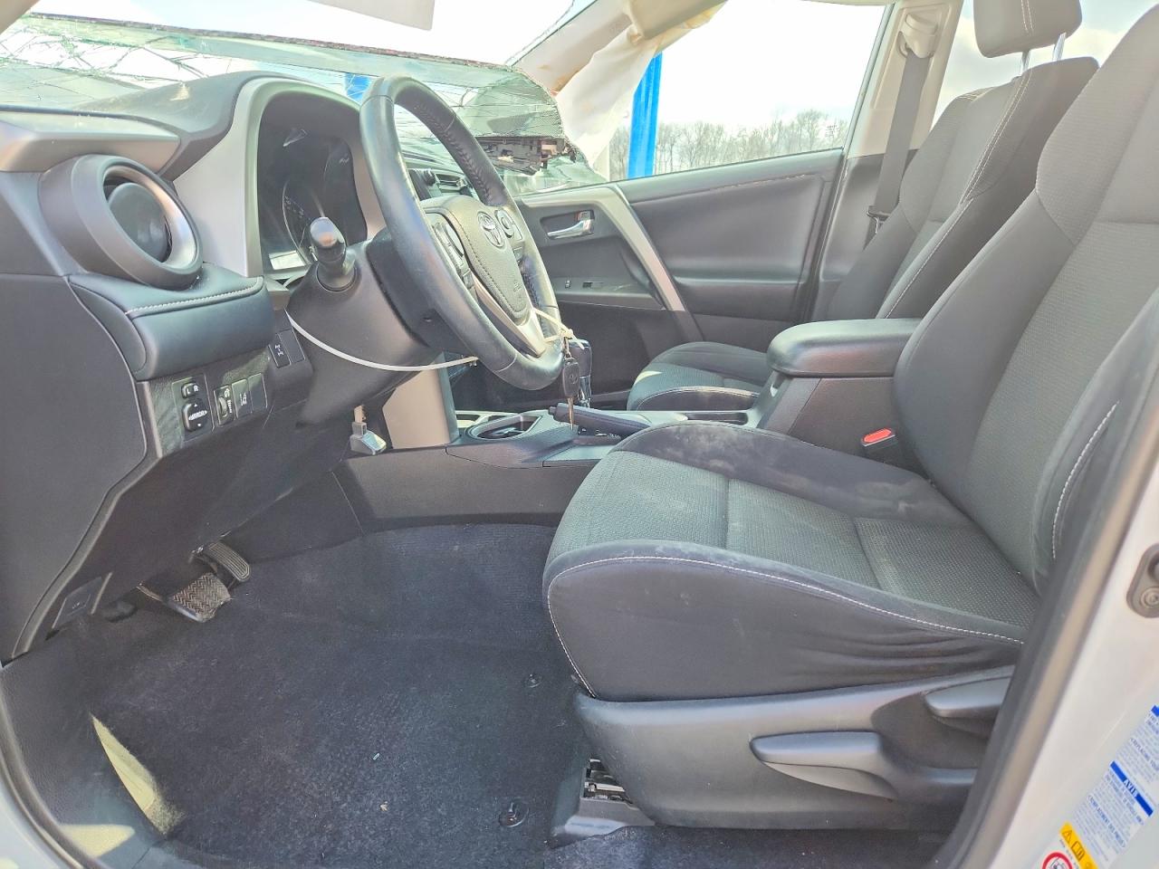 2018 TOYOTA RAV4 XLE photo 13