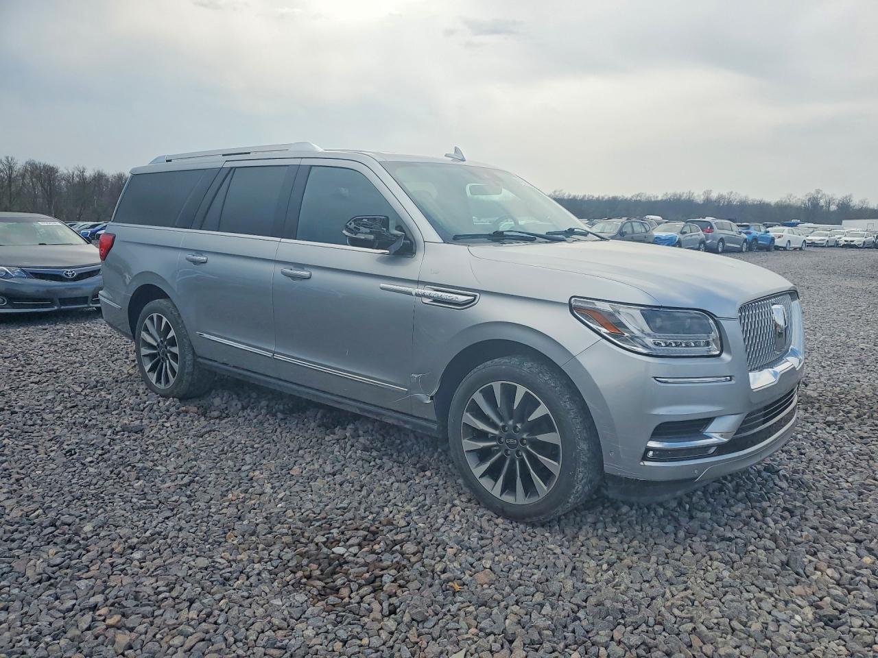 2021 LINCOLN NAVIGATOR L RESERVE photo 4