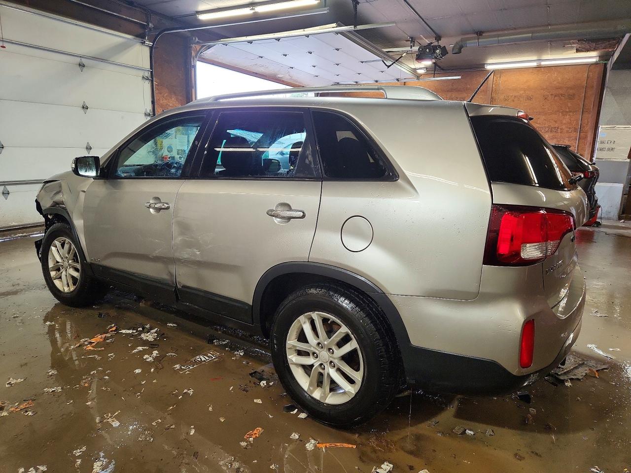2015 KIA SORENTO LX photo 2