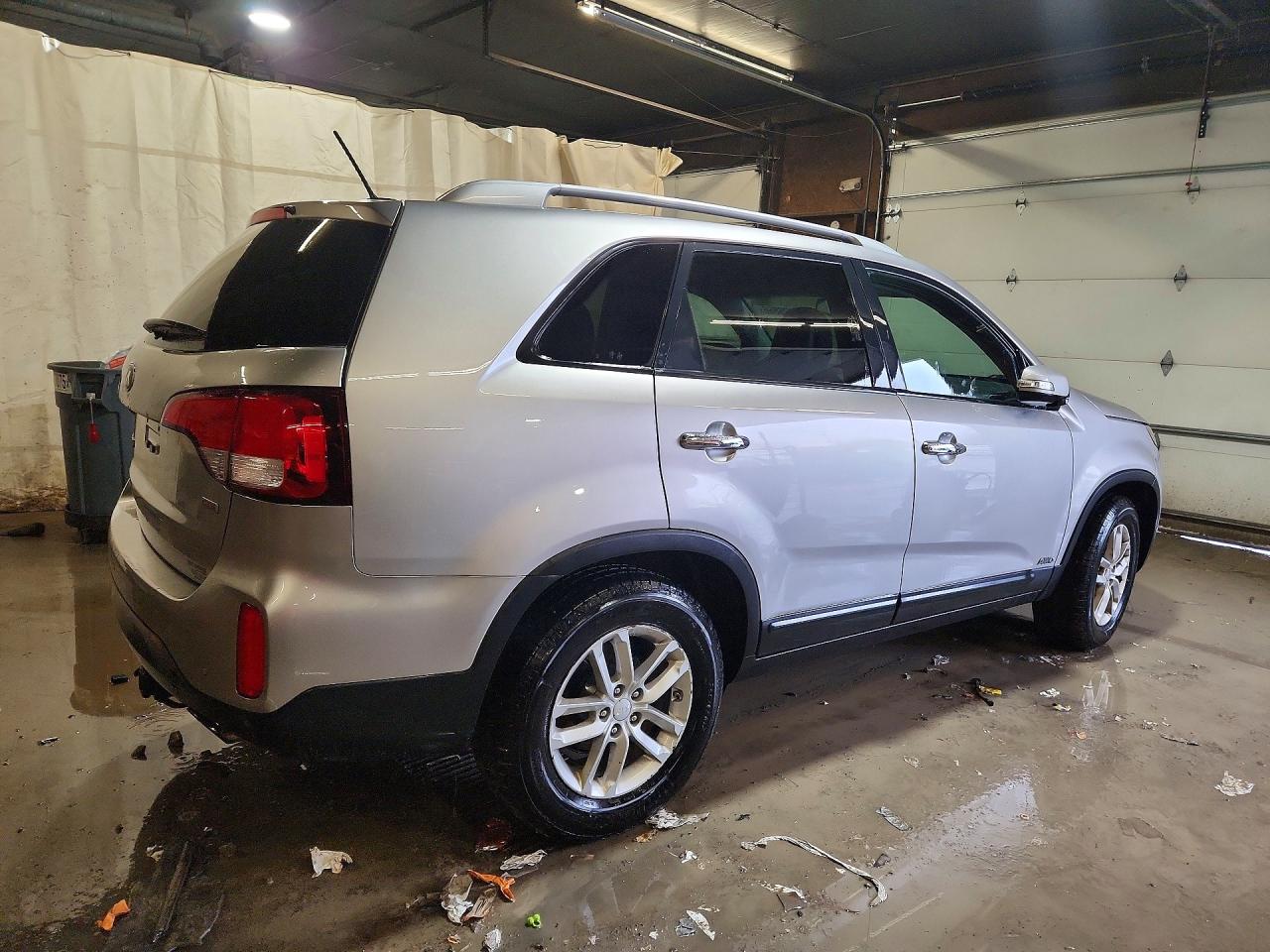 2015 KIA SORENTO LX photo 3