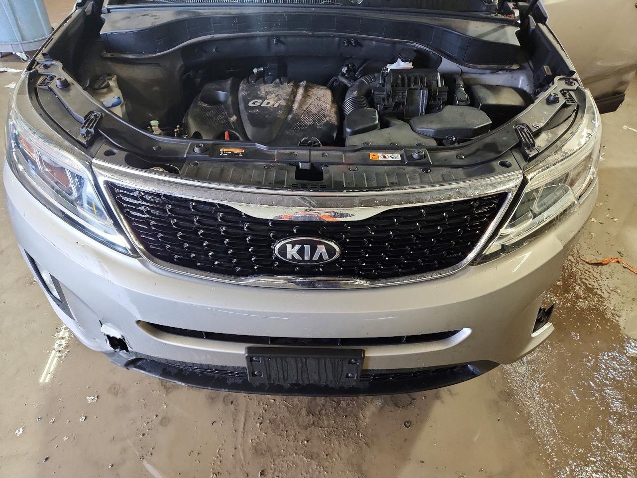 2015 KIA SORENTO LX photo 12