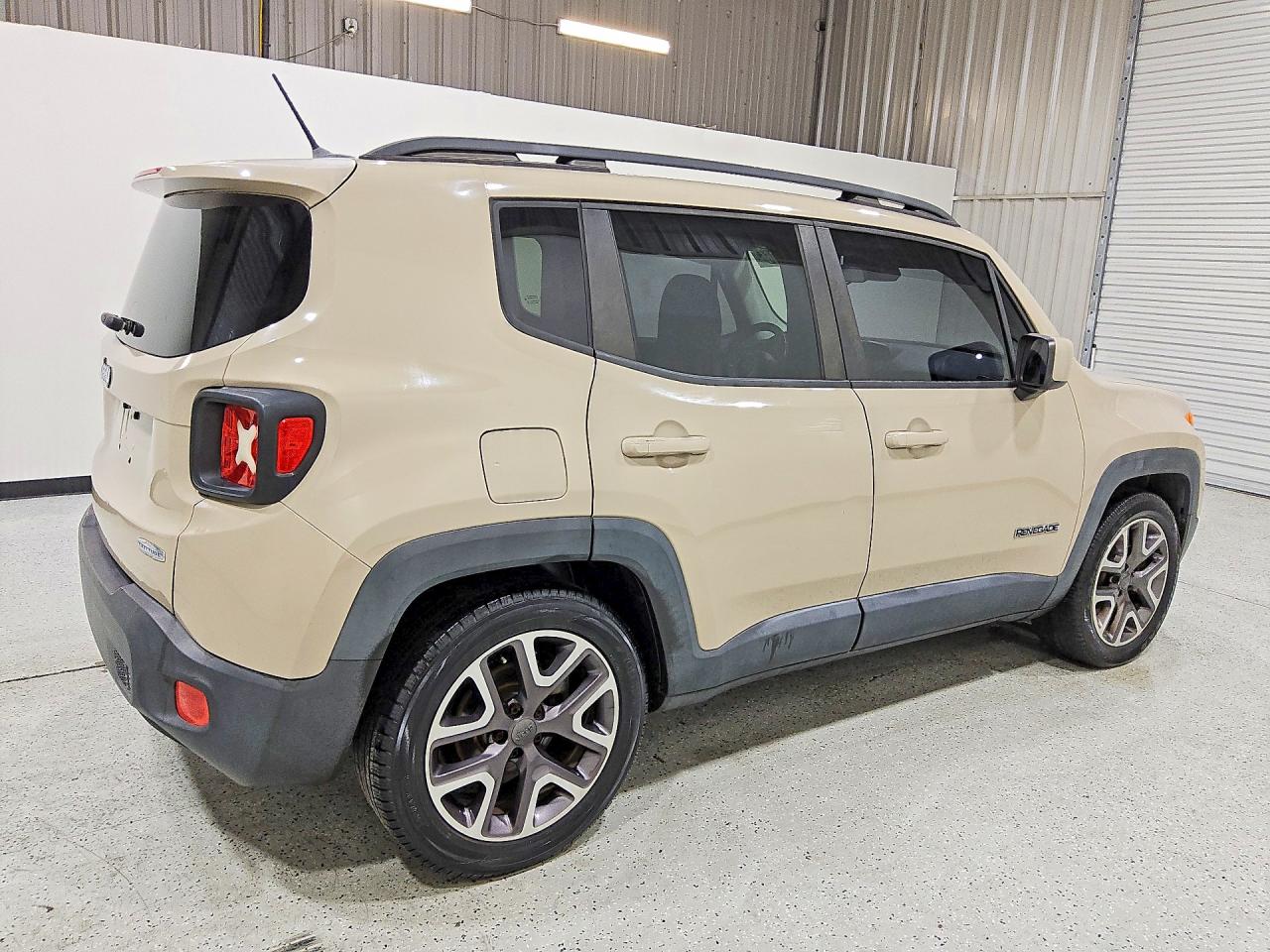 2015 JEEP RENEGADE LATITUDE photo 5
