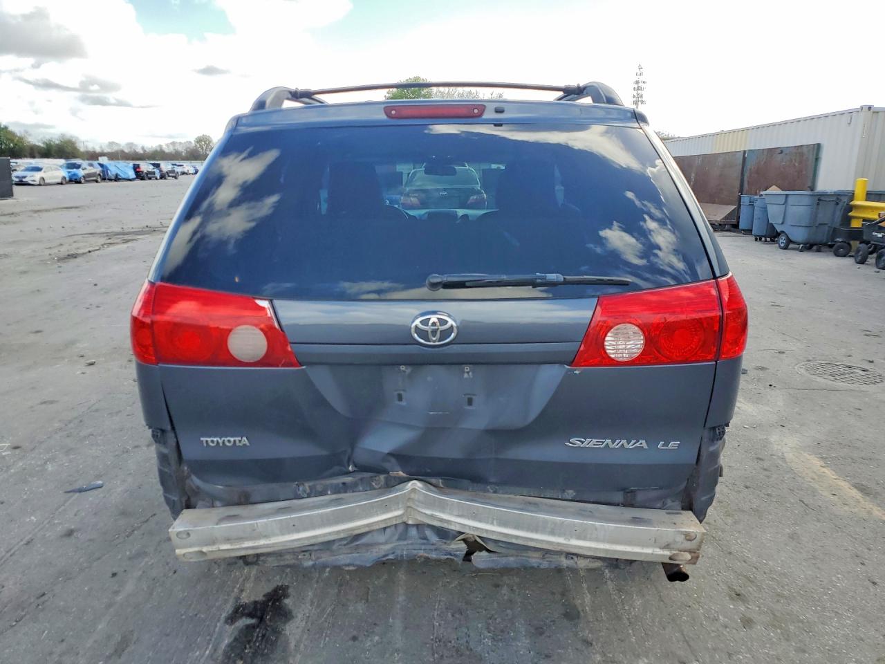 2009 TOYOTA SIENNA LE 7-PASSENGER photo 6