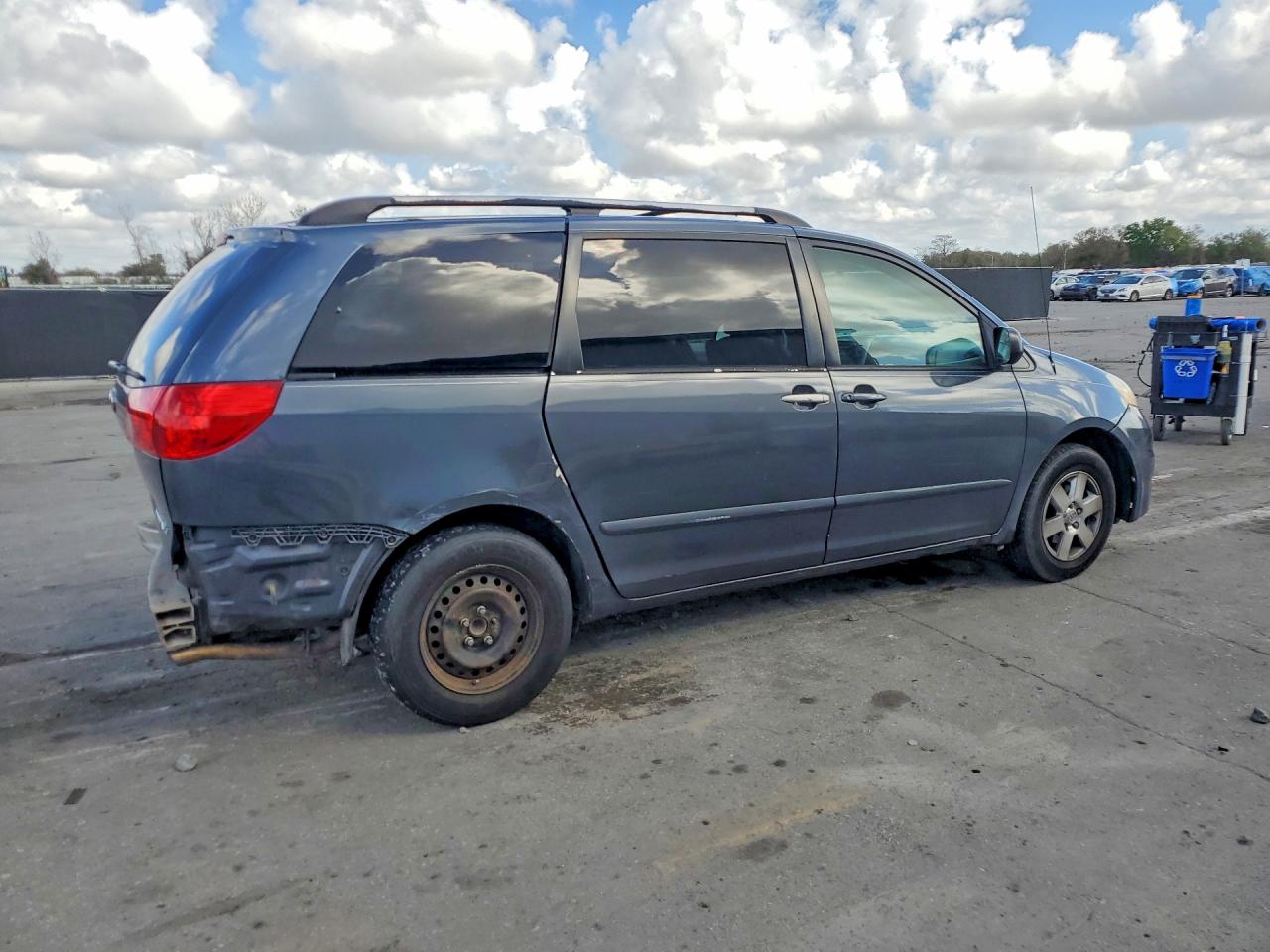 2009 TOYOTA SIENNA LE 7-PASSENGER photo 3