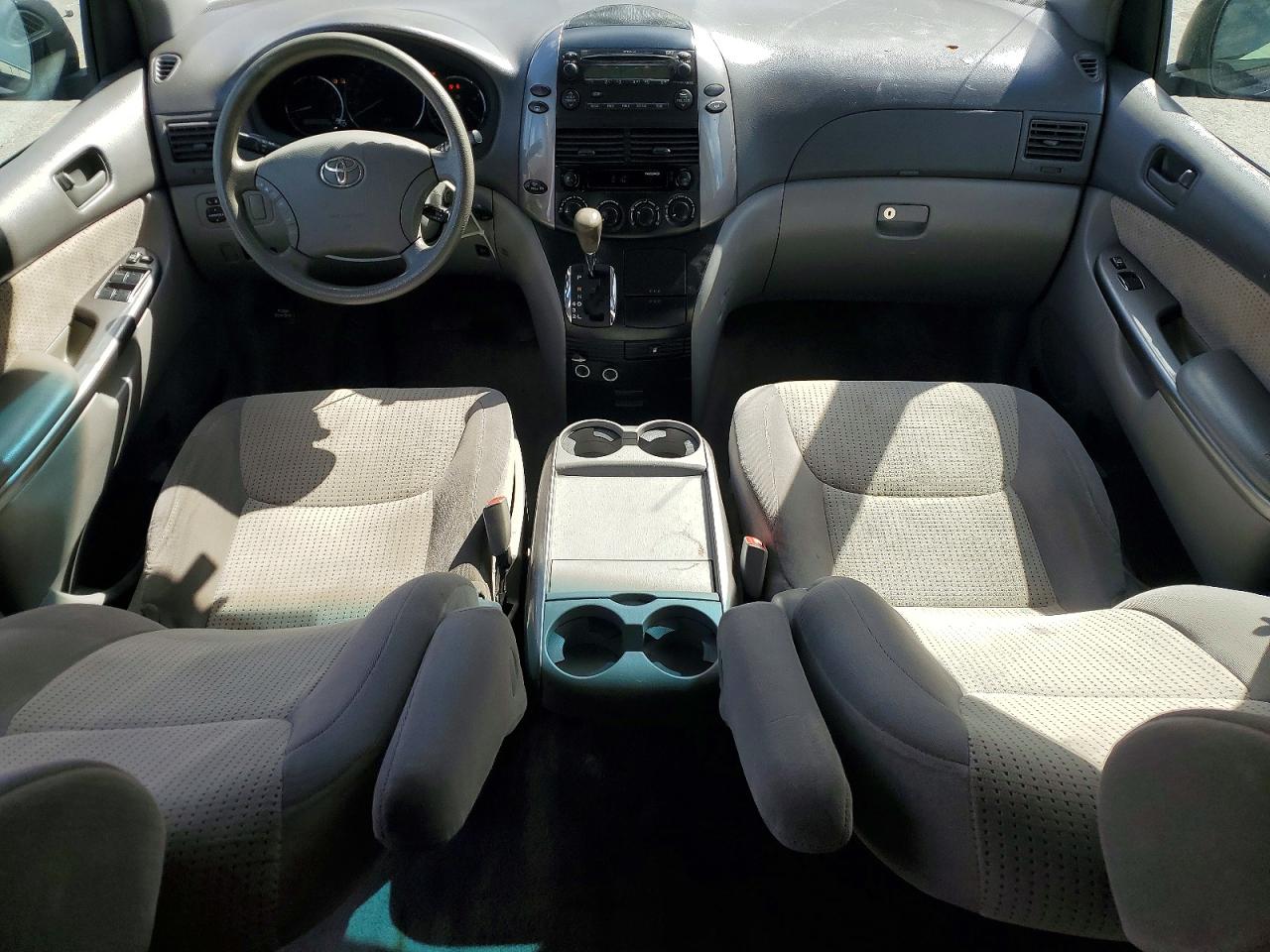 2009 TOYOTA SIENNA LE 7-PASSENGER photo 8