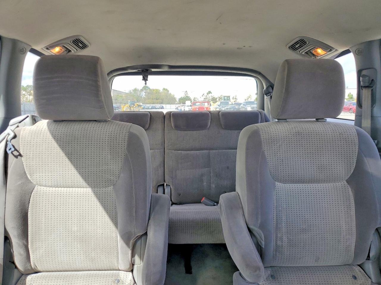 2009 TOYOTA SIENNA LE 7-PASSENGER photo 10