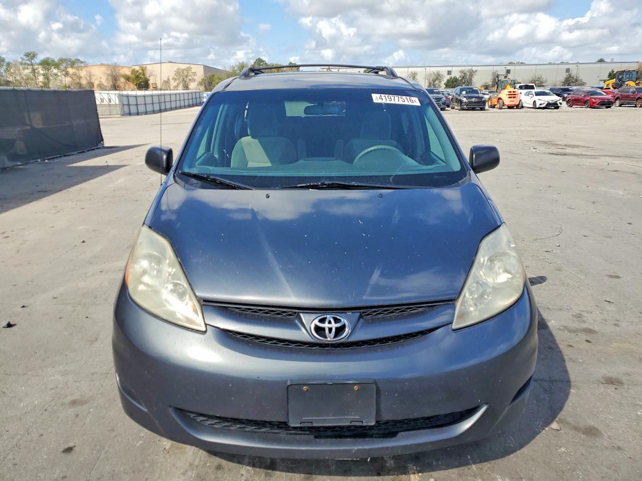 2009 TOYOTA SIENNA LE 7-PASSENGER photo 5