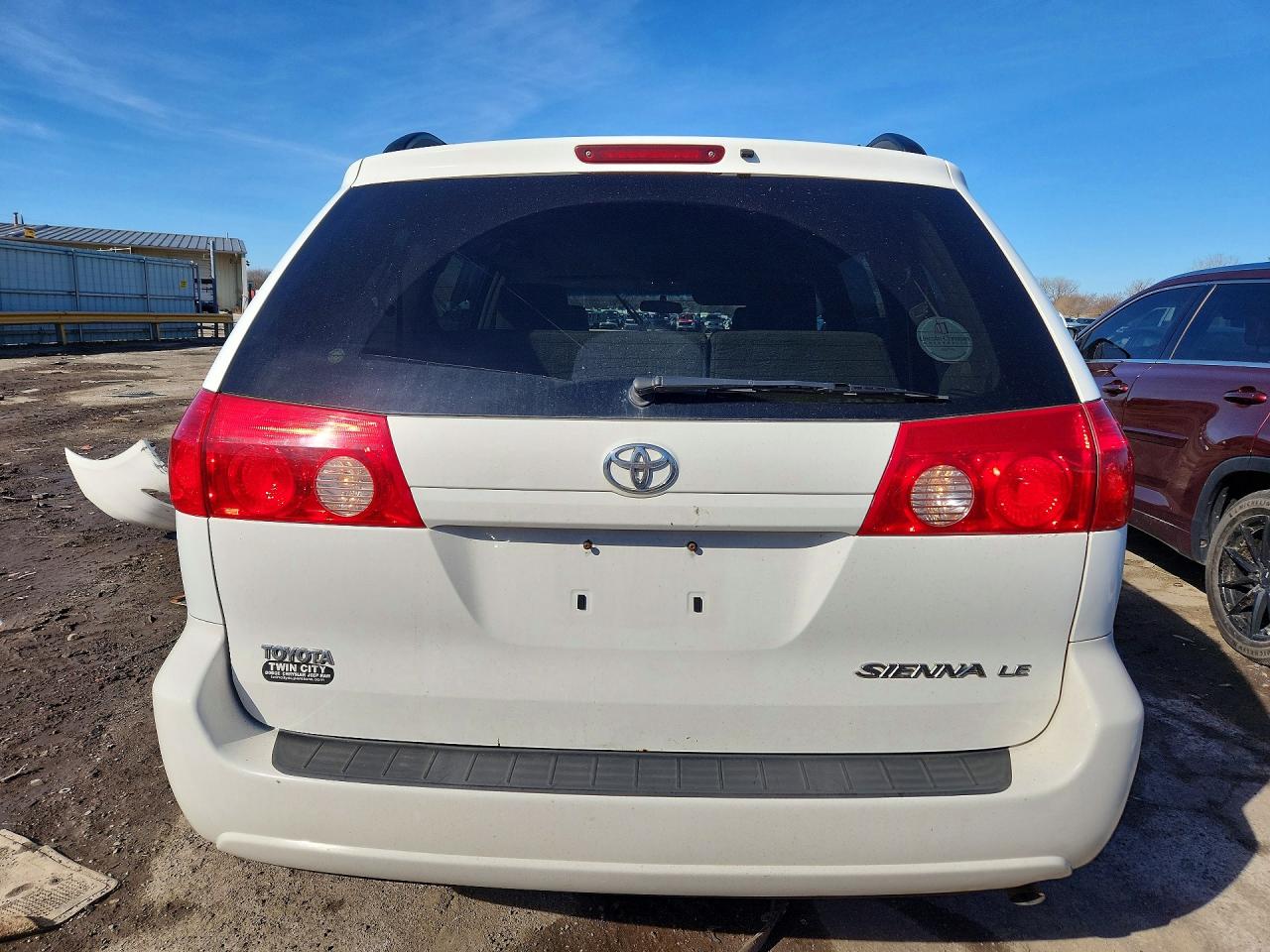 2008 TOYOTA SIENNA LE 7-PASSENGER photo 6