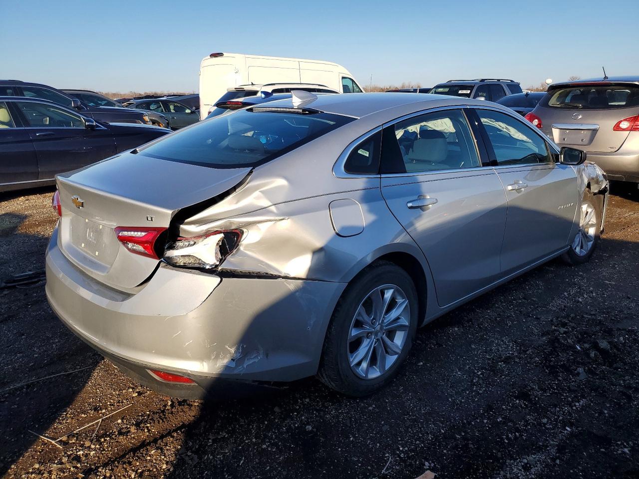 2021 CHEVROLET MALIBU LT photo 3