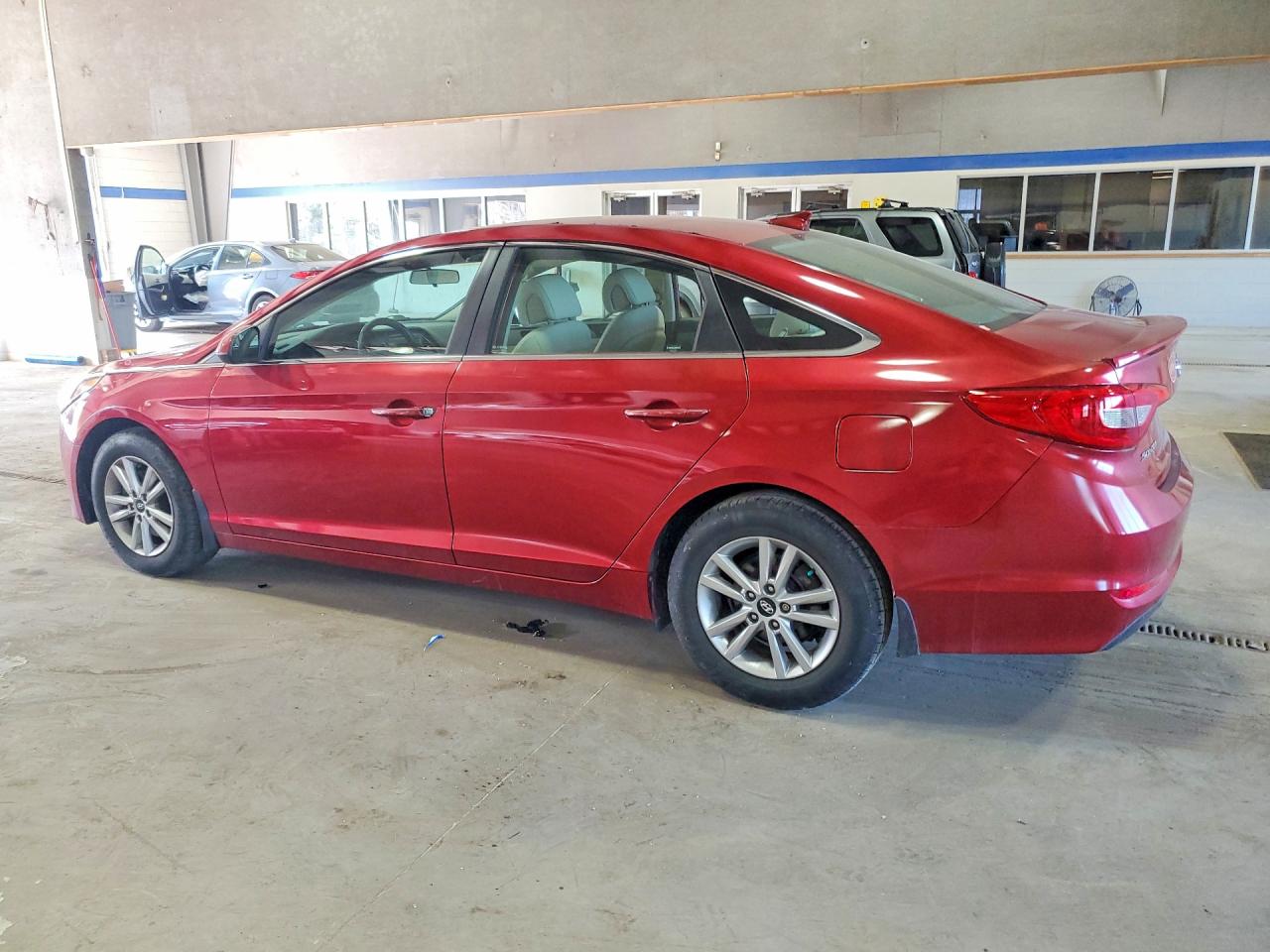 2015 HYUNDAI SONATA SE photo 2