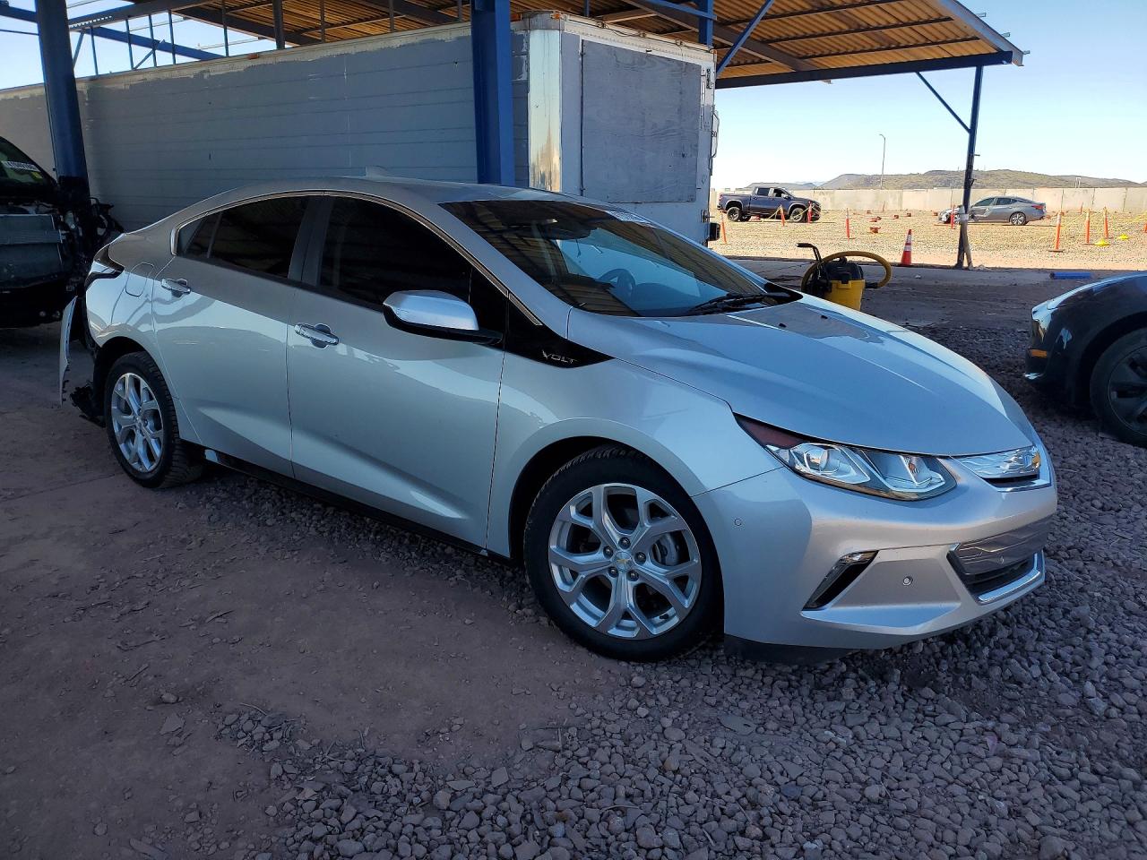 2017 CHEVROLET VOLT PREMIER photo 4