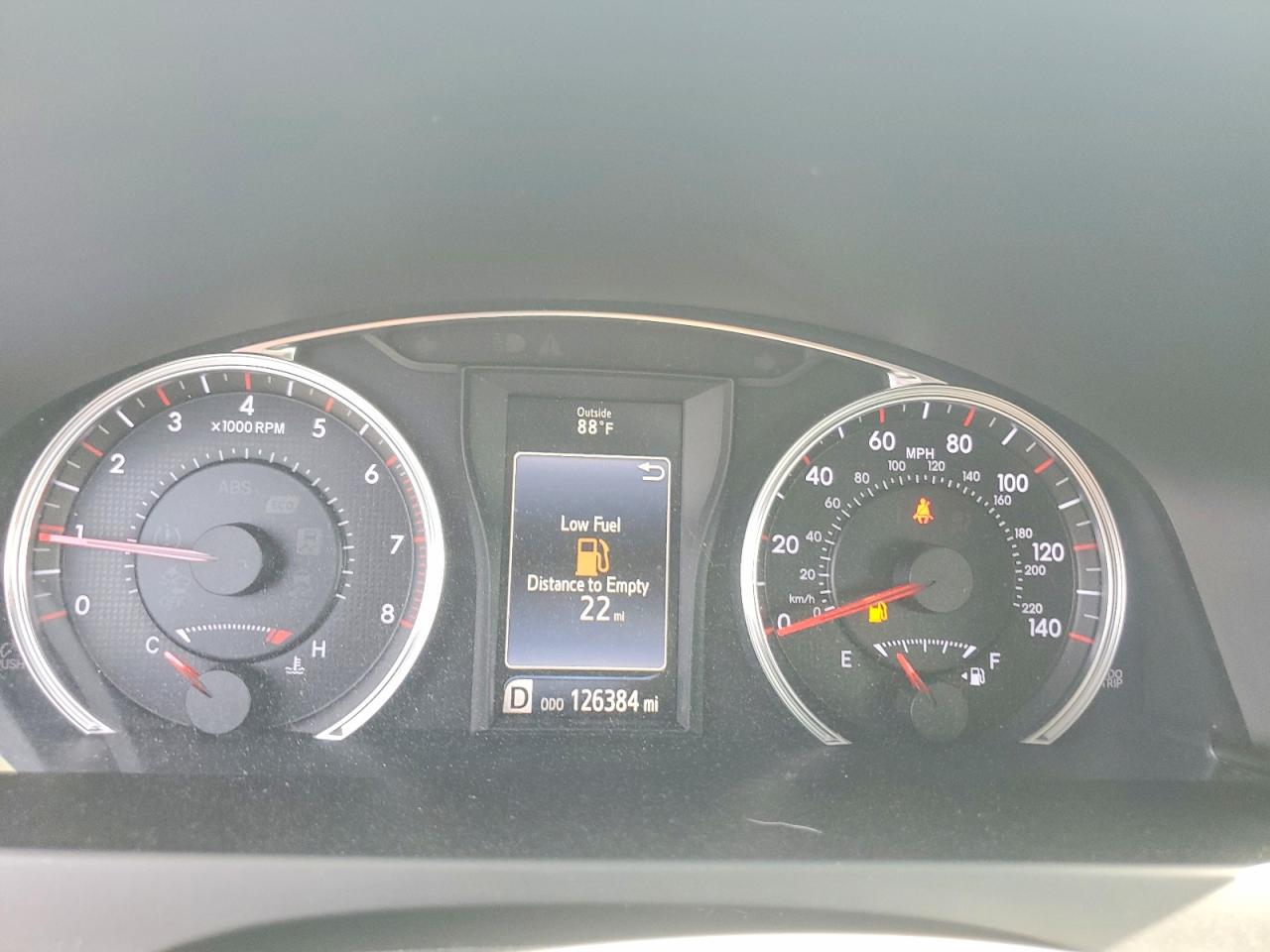 2015 TOYOTA CAMRY SE photo 9