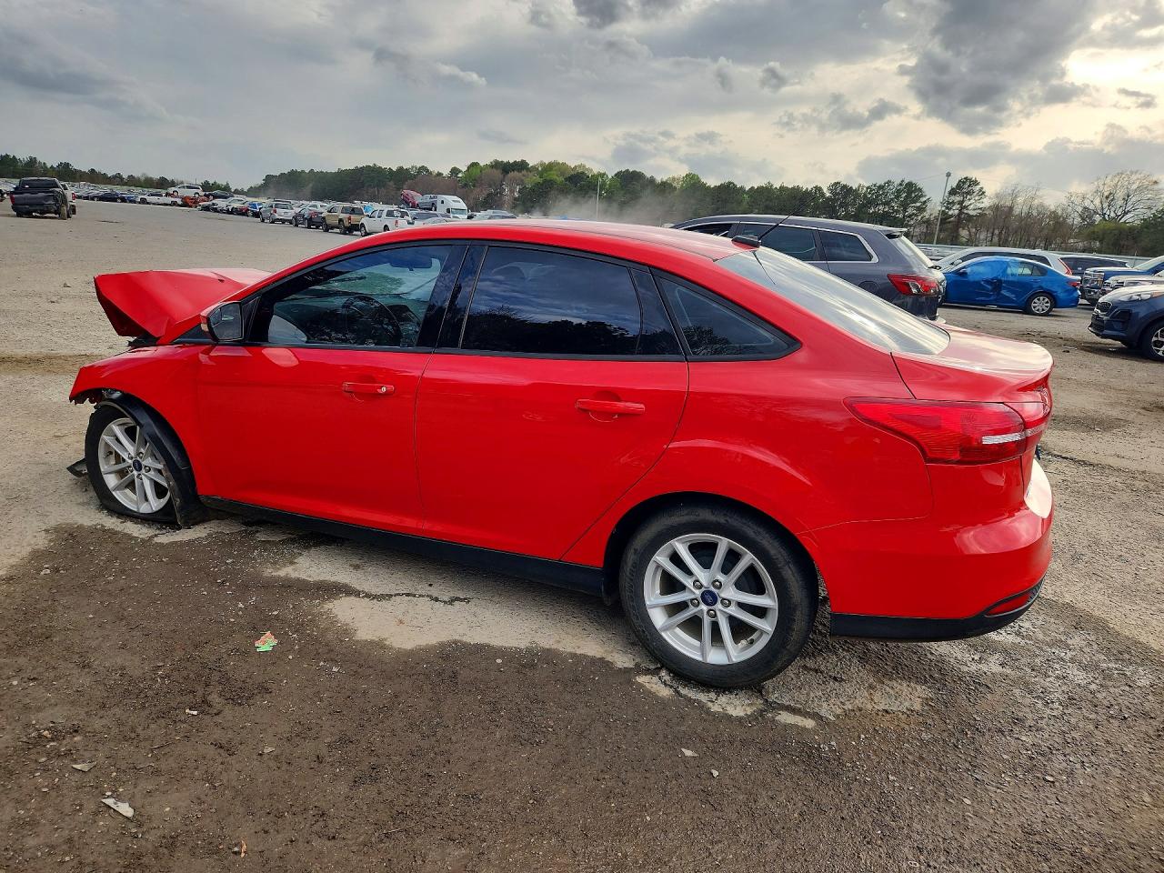2017 FORD FOCUS SE photo 4