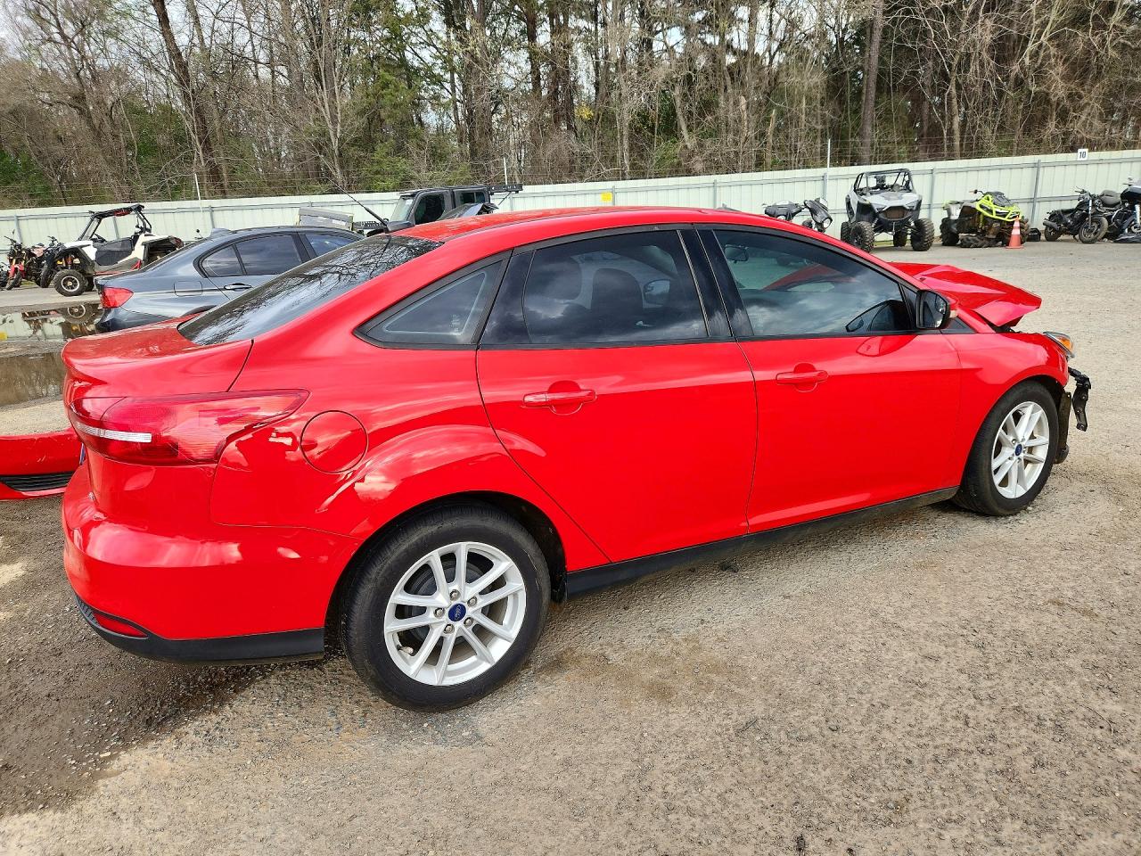 2017 FORD FOCUS SE photo 7