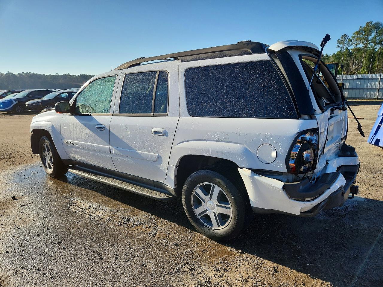 2004 CHEVROLET TRAILBLAZER EXT LS photo 2