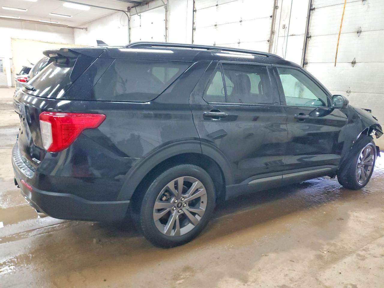 2023 FORD EXPLORER XLT photo 5