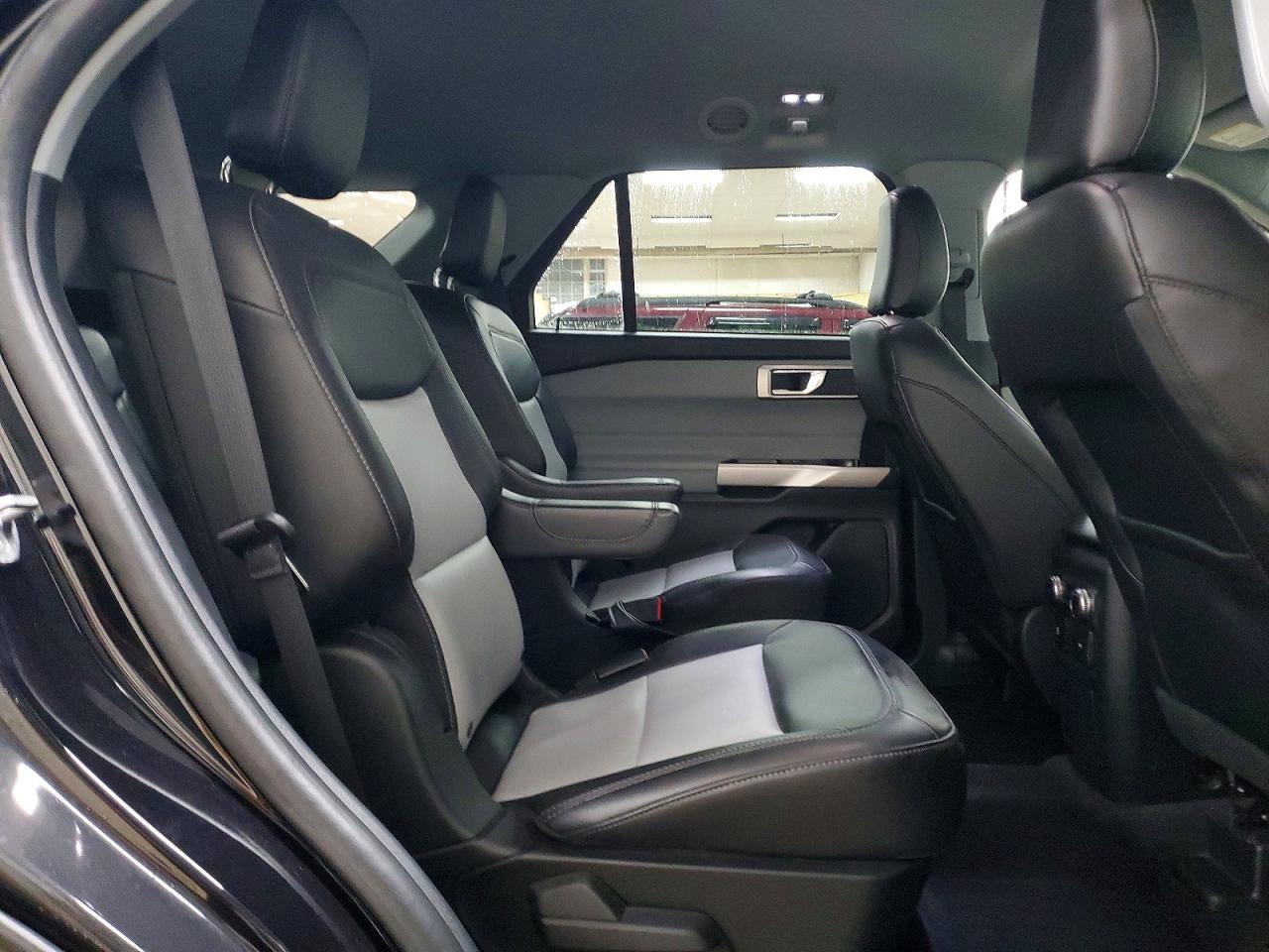 2023 FORD EXPLORER XLT photo 21