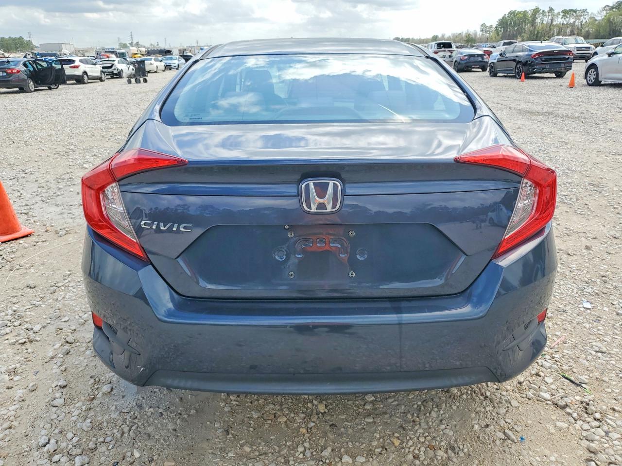 2017 HONDA CIVIC LX photo 16