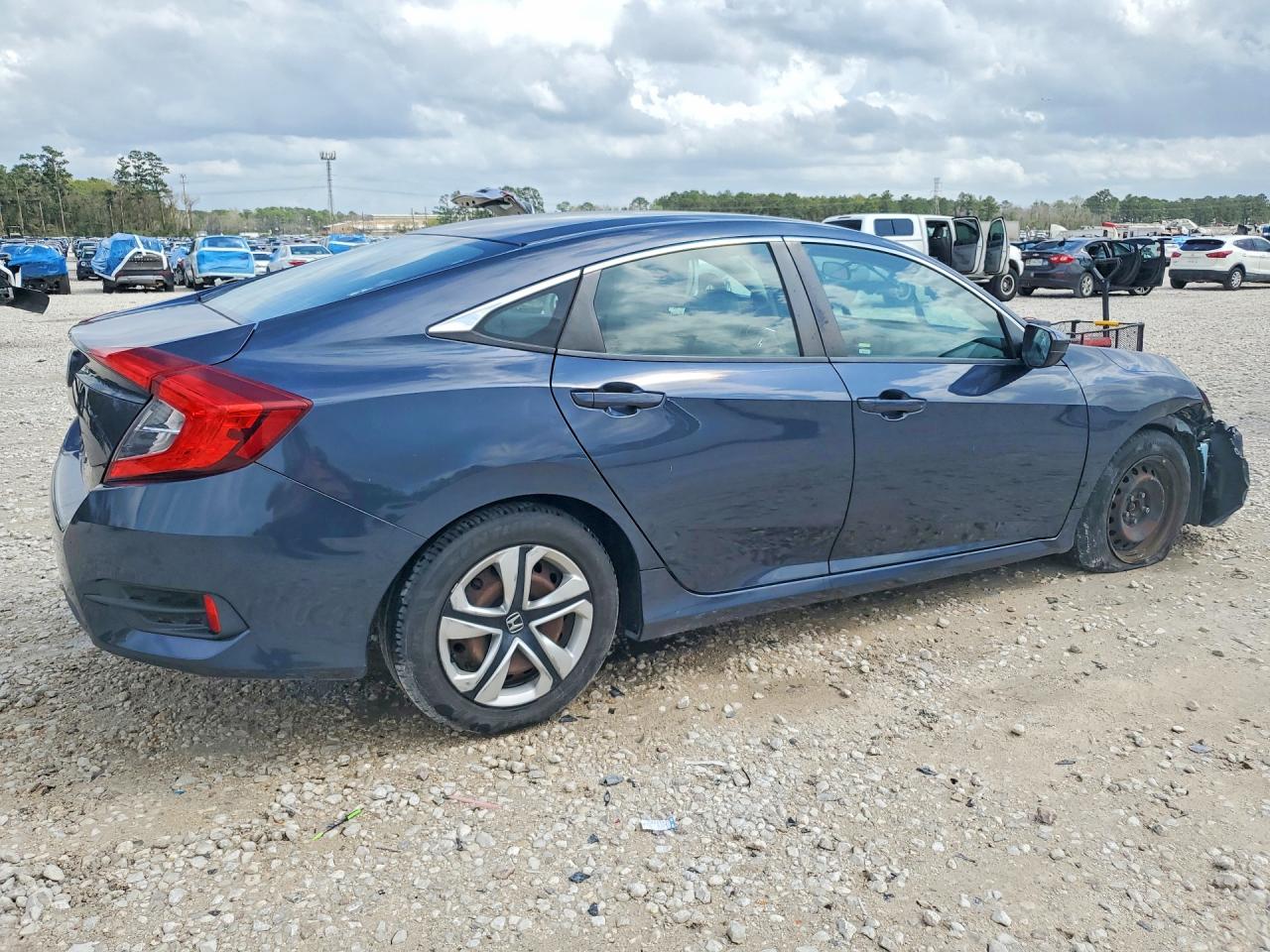 2017 HONDA CIVIC LX photo 7