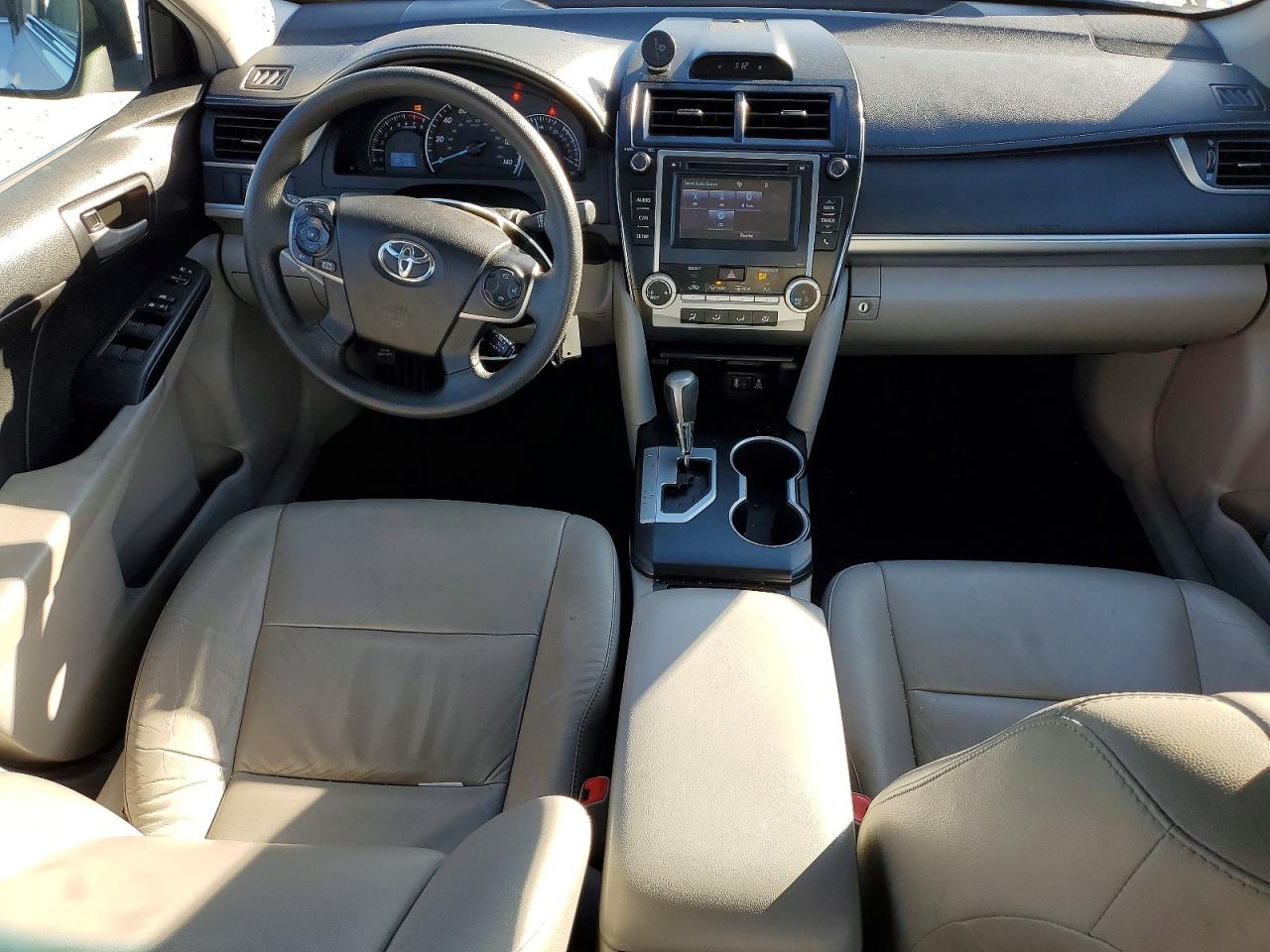 2014 TOYOTA CAMRY LE photo 15