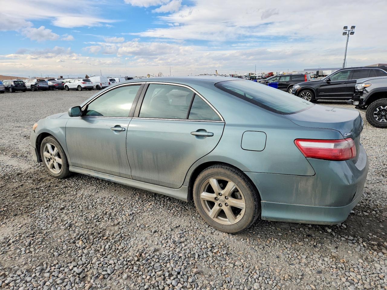 2008 TOYOTA CAMRY SE photo 2