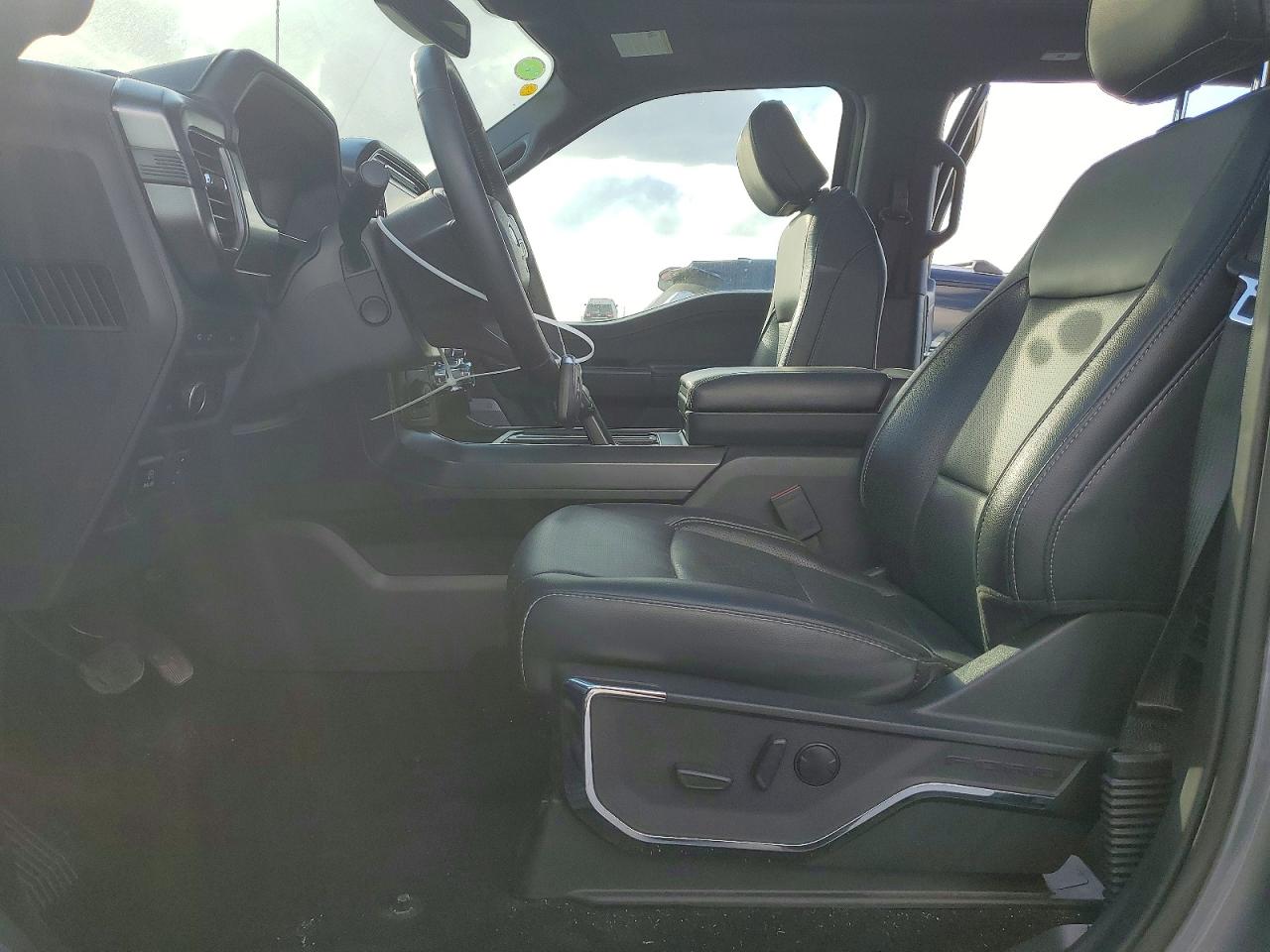 2024 FORD F150 LARIAT photo 13