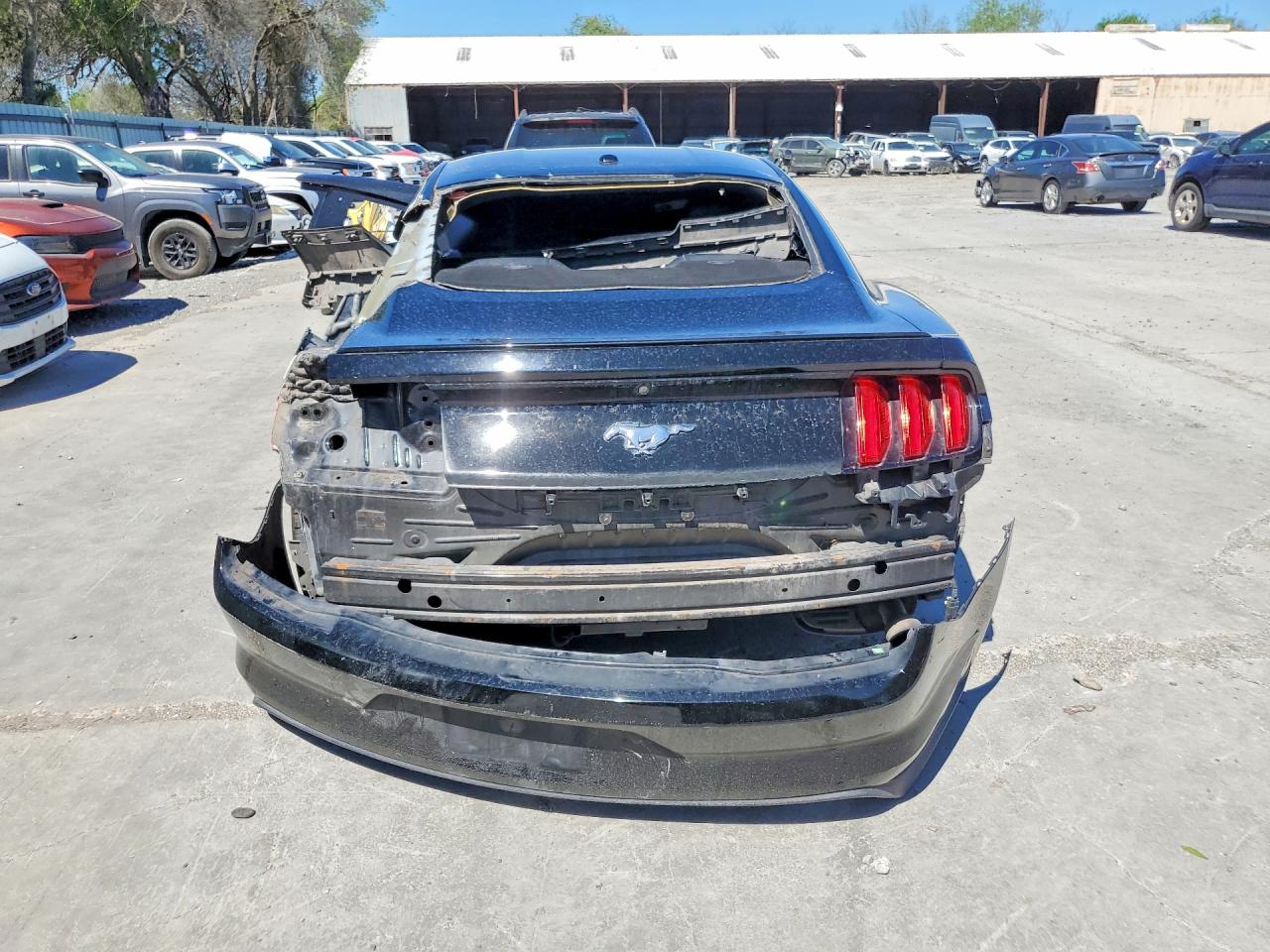2015 FORD MUSTANG photo 11