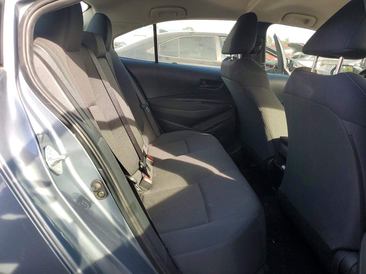 2022 TOYOTA COROLLA LE photo 28