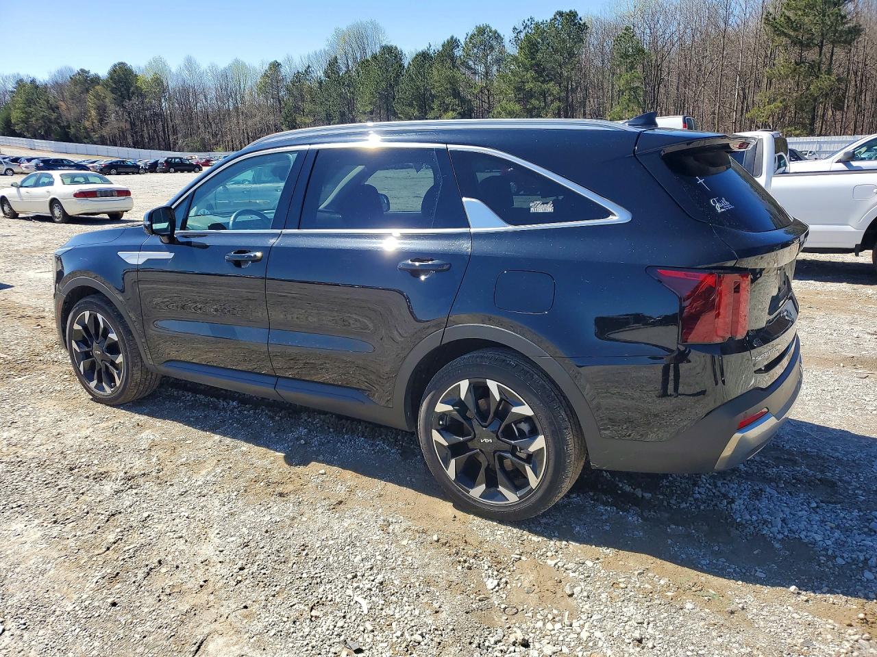 2024 KIA SORENTO EX photo 3