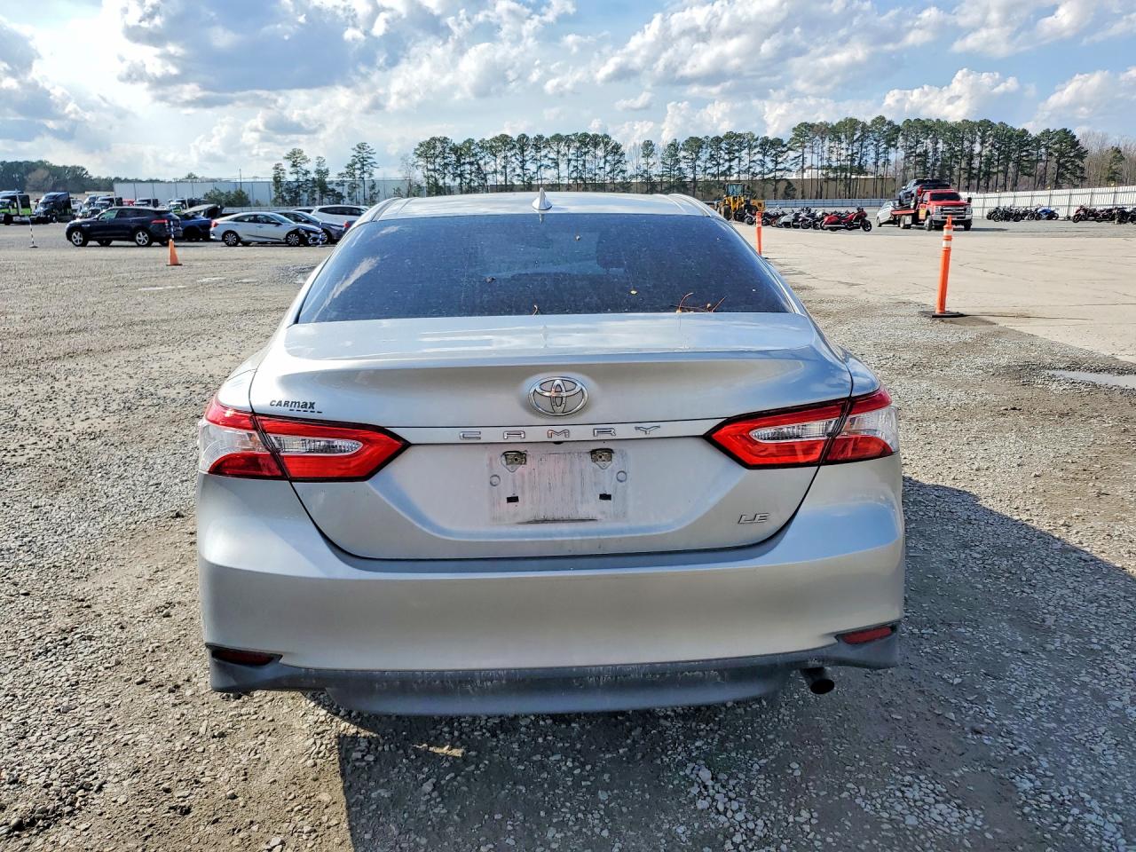2020 TOYOTA CAMRY LE photo 11