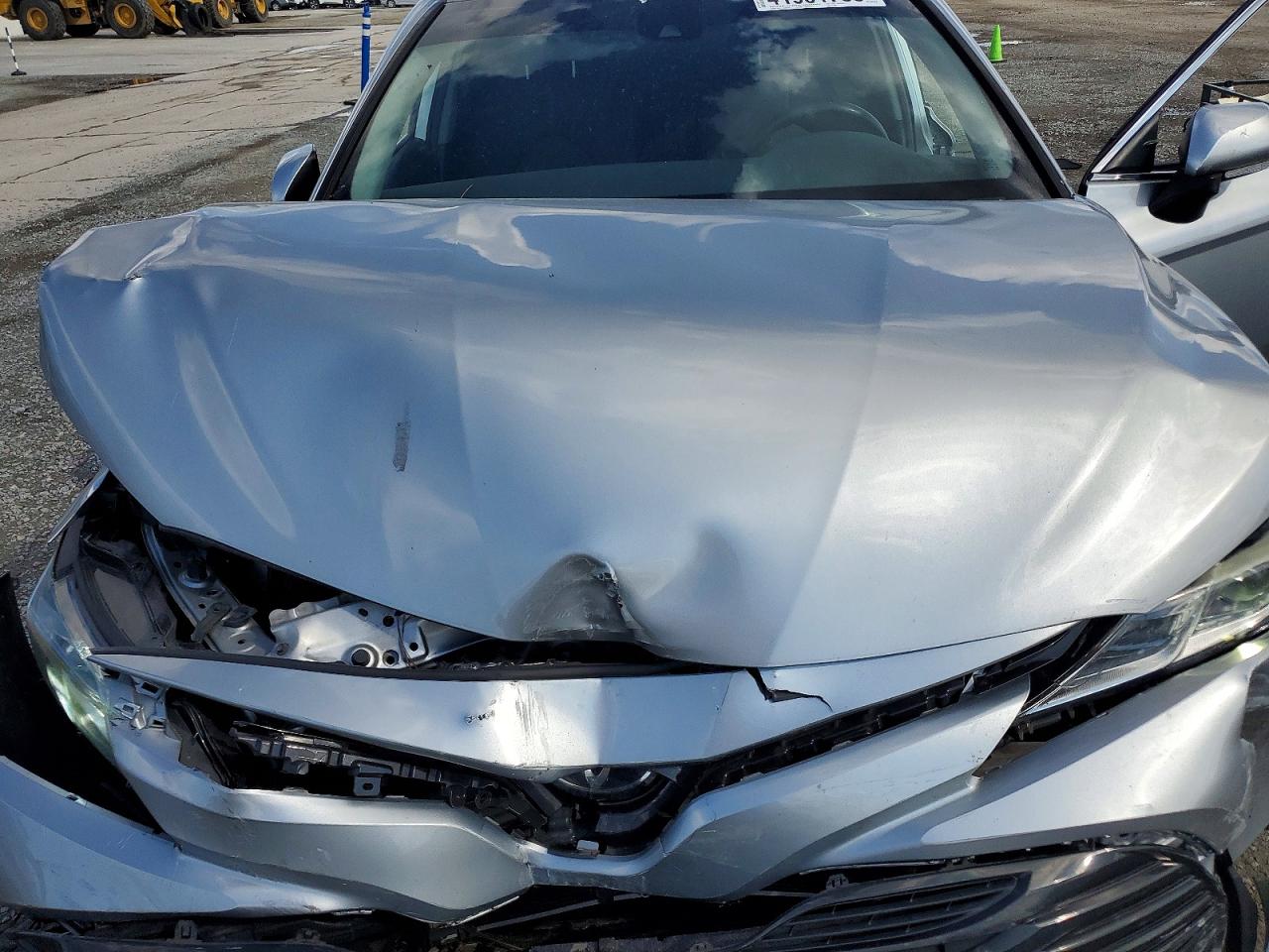 2020 TOYOTA CAMRY LE photo 21