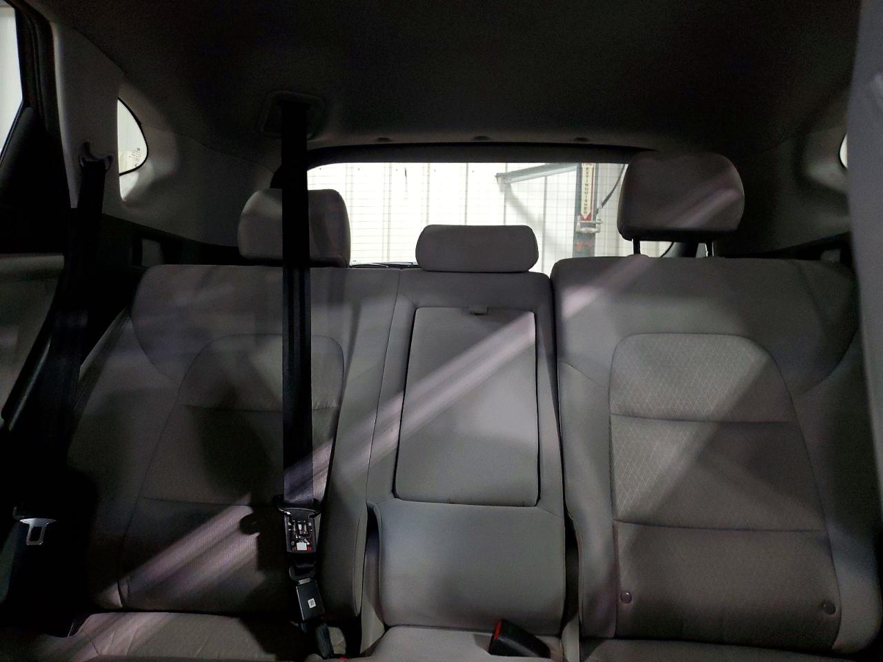2017 HYUNDAI TUCSON SE photo 10