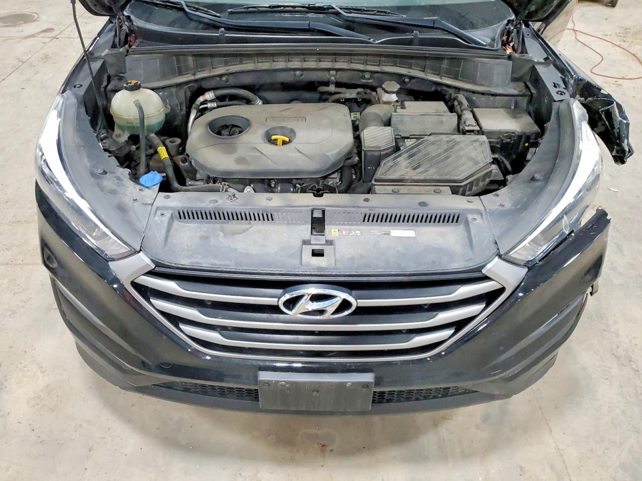 2017 HYUNDAI TUCSON SE photo 12
