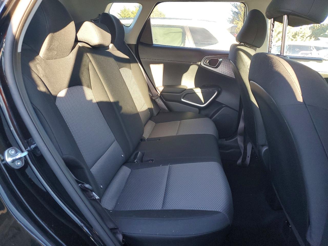 2025 KIA SOUL LX photo 31