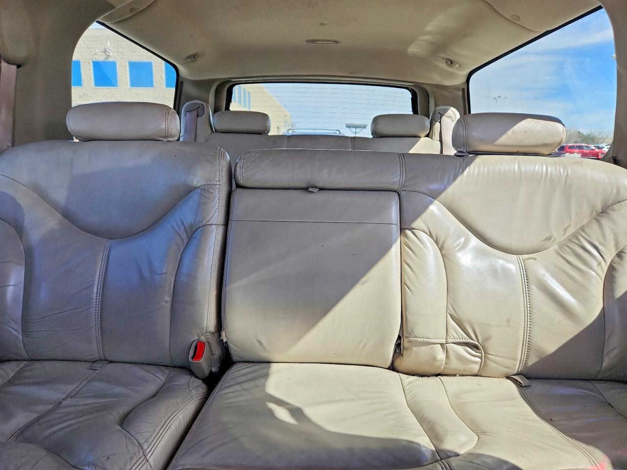 2002 GMC YUKON XL K1500 photo 10