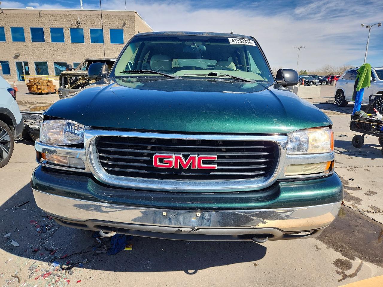 2002 GMC YUKON XL K1500 photo 5
