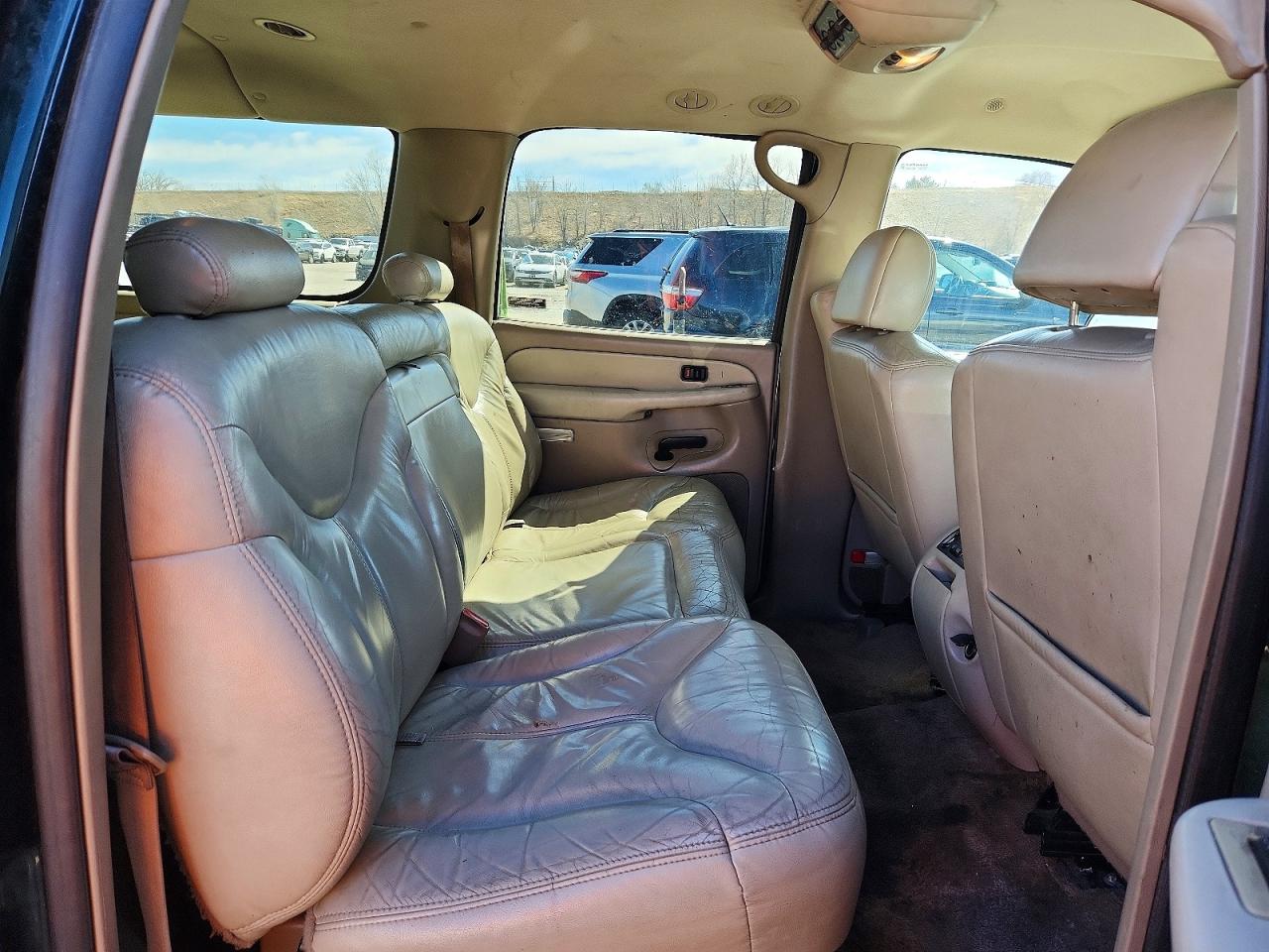 2002 GMC YUKON XL K1500 photo 11