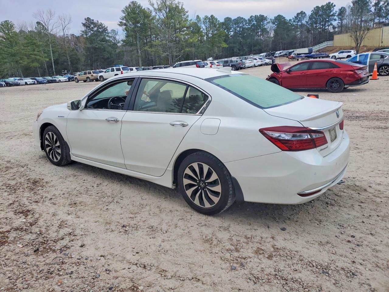 2017 HONDA ACCORD TOURING HYBRID photo 3