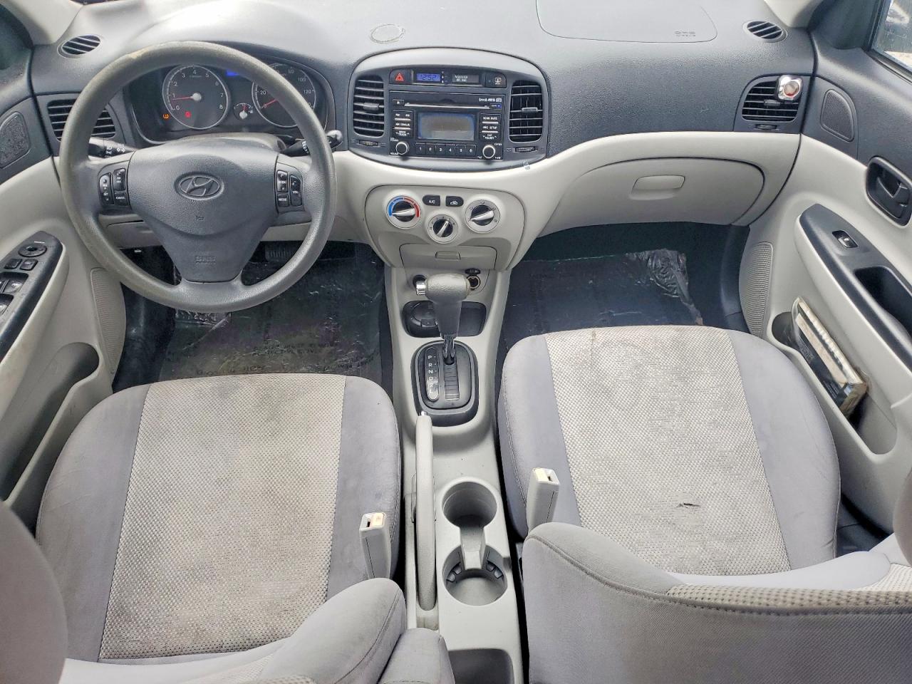 2010 HYUNDAI ACCENT GLS photo 8