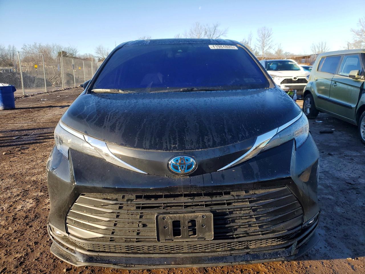 2025 TOYOTA SIENNA XLE 7-PASSENGER photo 9