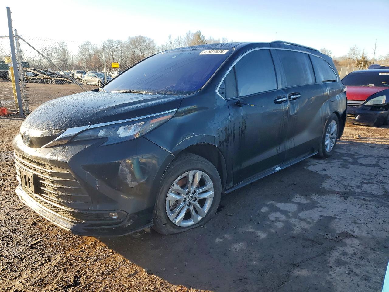 2025 TOYOTA SIENNA