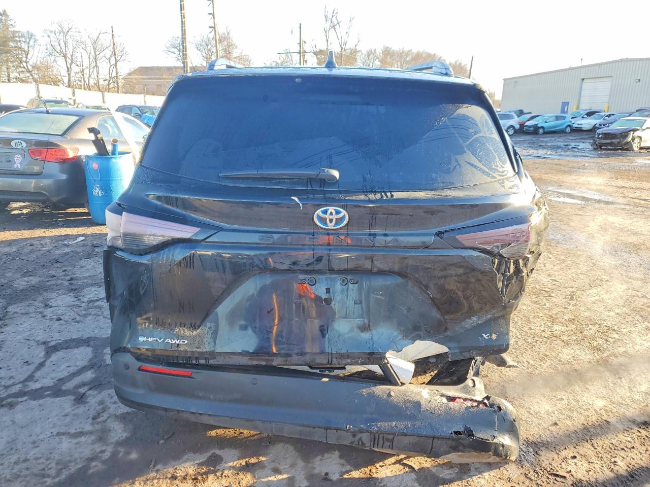 2025 TOYOTA SIENNA XLE 7-PASSENGER photo 11