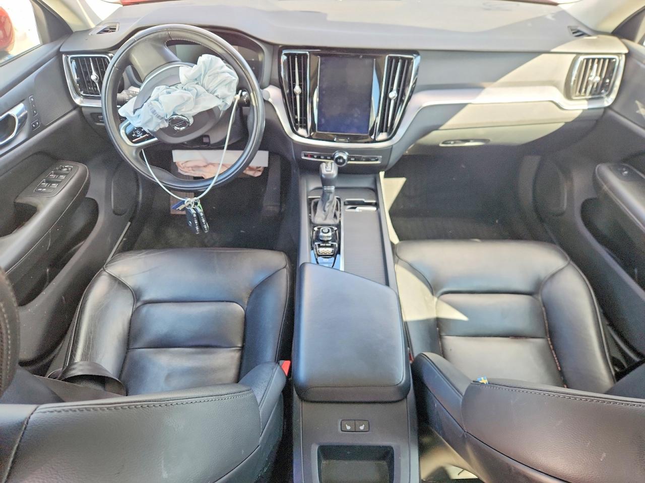 2019 VOLVO S60 T6 MOMENTUM photo 8