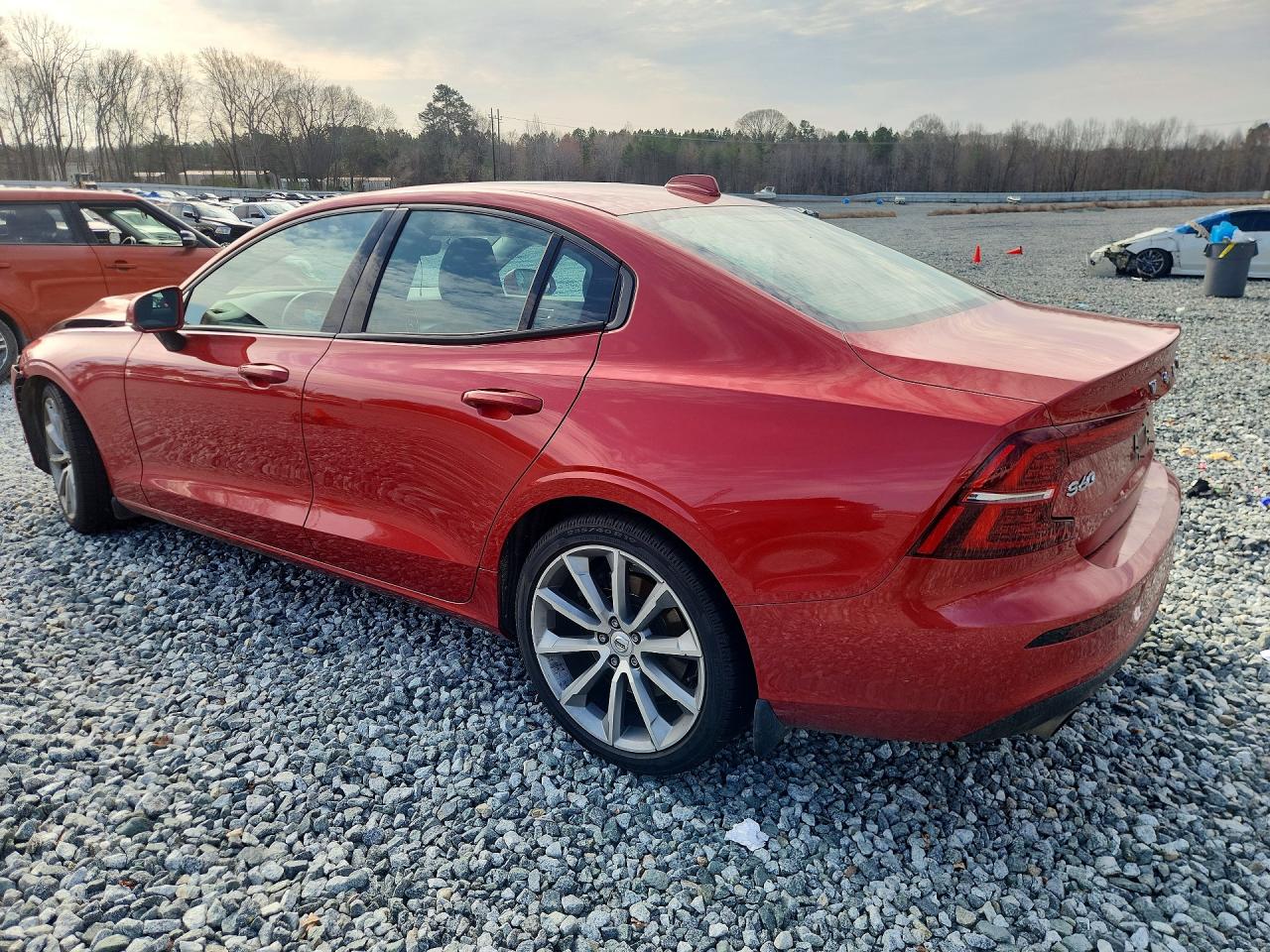 2019 VOLVO S60 T6 MOMENTUM photo 2