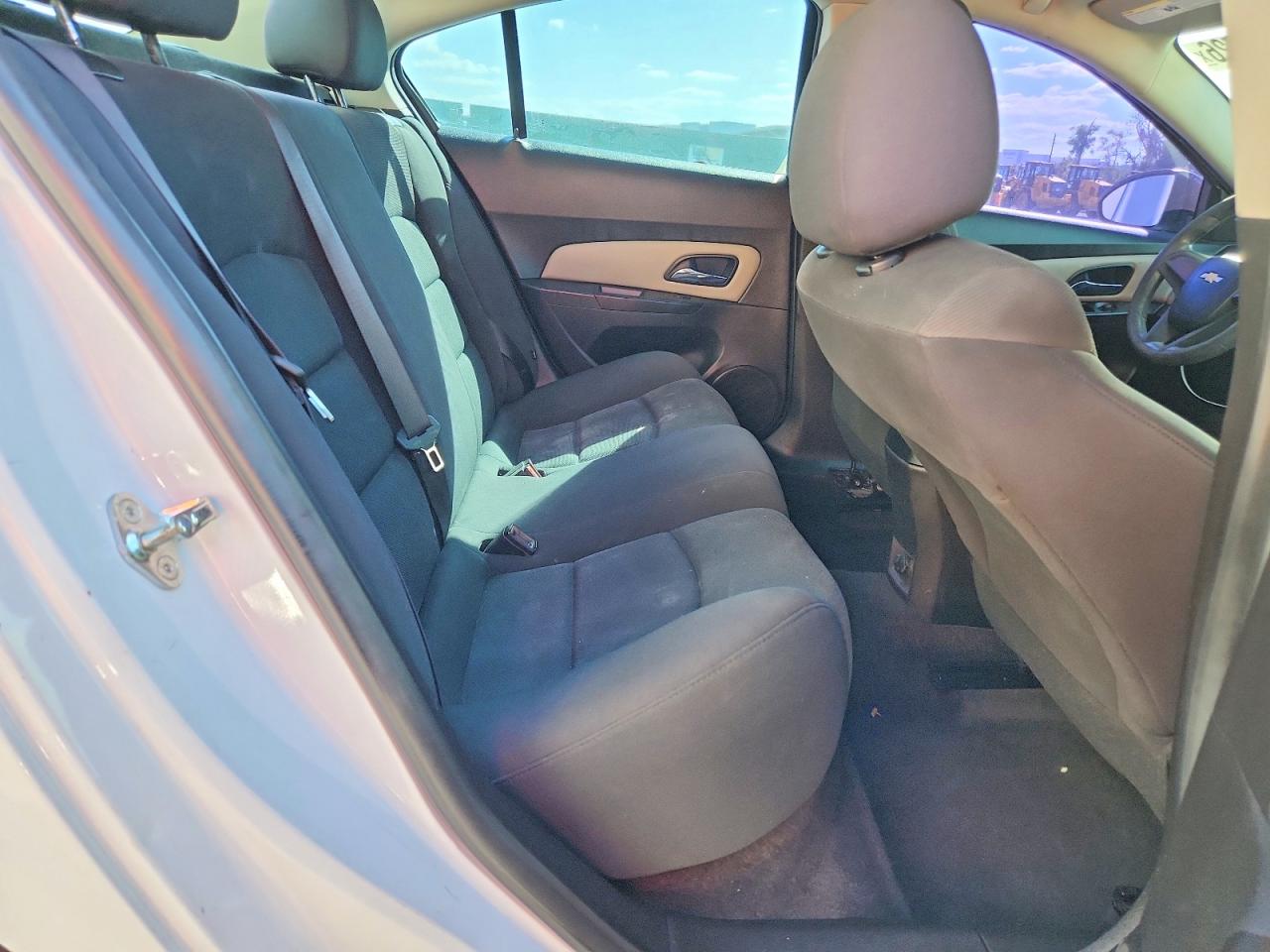 2015 CHEVROLET CRUZE LS photo 10