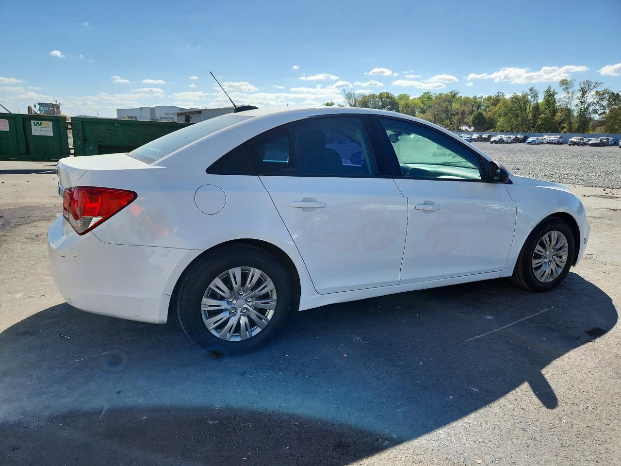 2015 CHEVROLET CRUZE LS photo 3