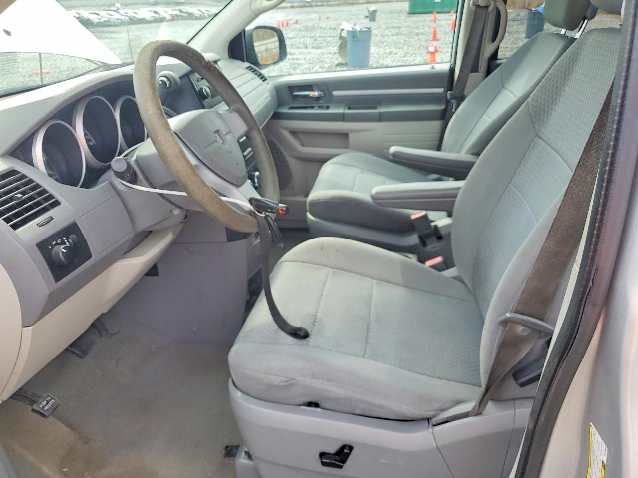 2010 DODGE GRAND CARAVAN SE photo 7